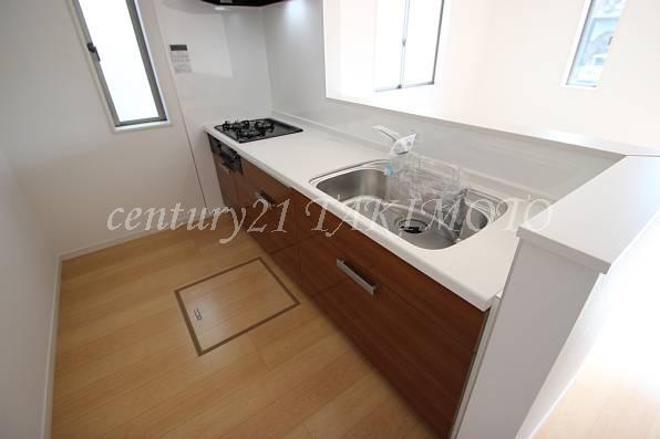 Kitchen. Popular face-to-face kitchen!