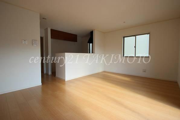 Living. Easy spacious LDK also placement of stock!
