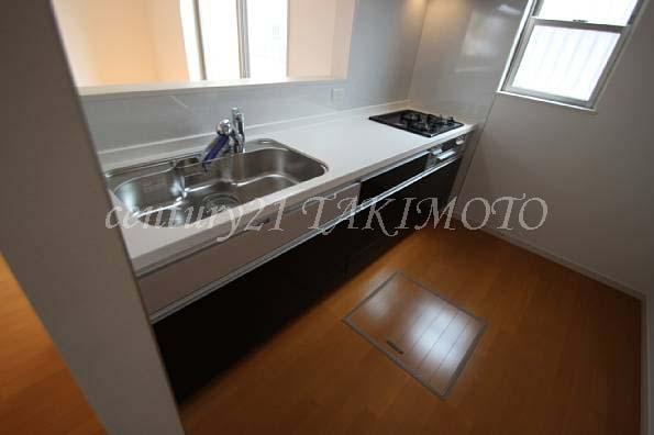 Kitchen. Open-minded LDK! !