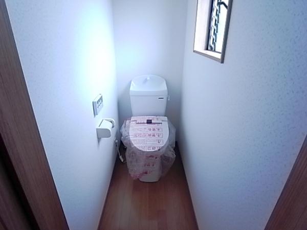 Toilet. Easy to clean At any time clean (same specifications toilet)