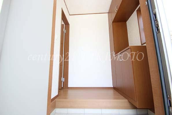 Same specifications photos (Other introspection). Bright entrance!