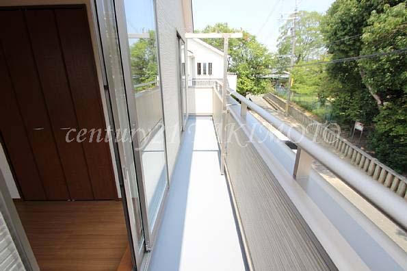 Same specifications photos (Other introspection). Spacious balcony!