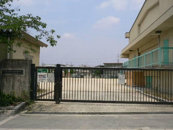 Primary school. Hirakata 1570m until the City Tsuda Elementary School