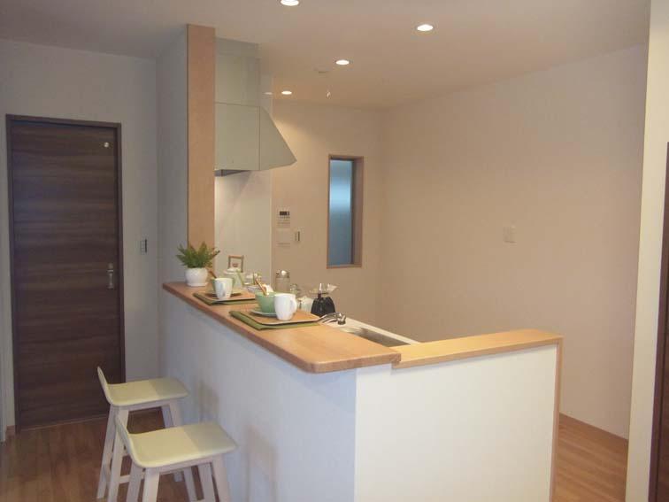 Kitchen. Same specifications