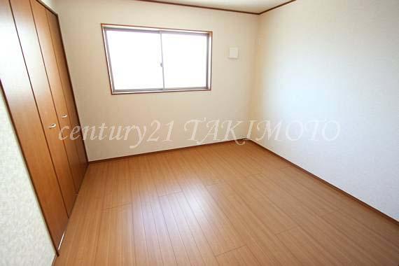 Same specifications photos (Other introspection). Storage space is abundant! !