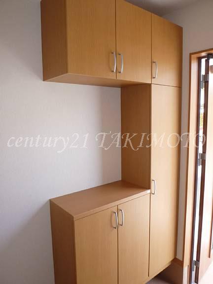 Same specifications photos (Other introspection). Clean even entrance around in a large poor box!