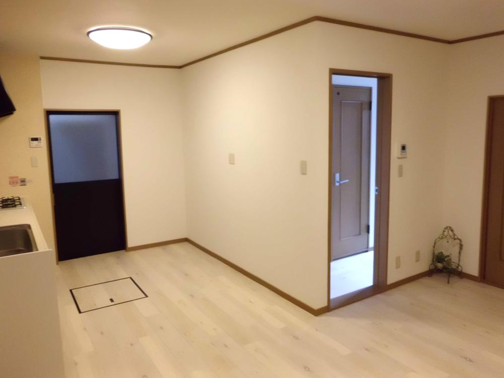 Living. Family hearthstone in a bright living room