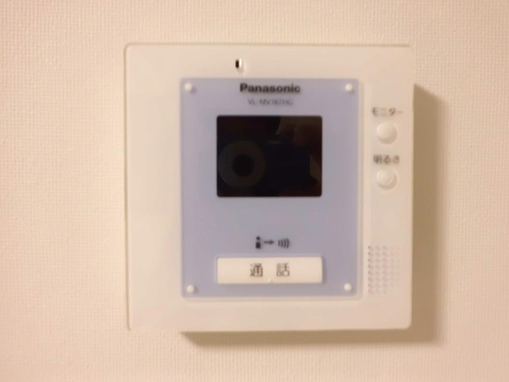 Other. Color monitor intercom that can check the visitor's