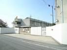 Primary school. Hirakata Municipal Fujisaka to elementary school 1138m