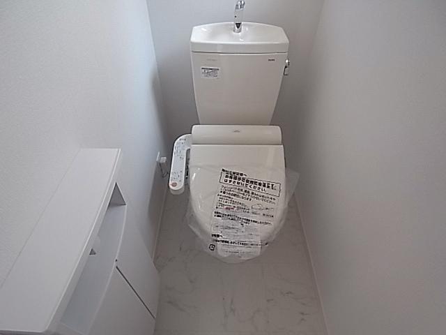 Same specifications photos (Other introspection). Fully functional toilet