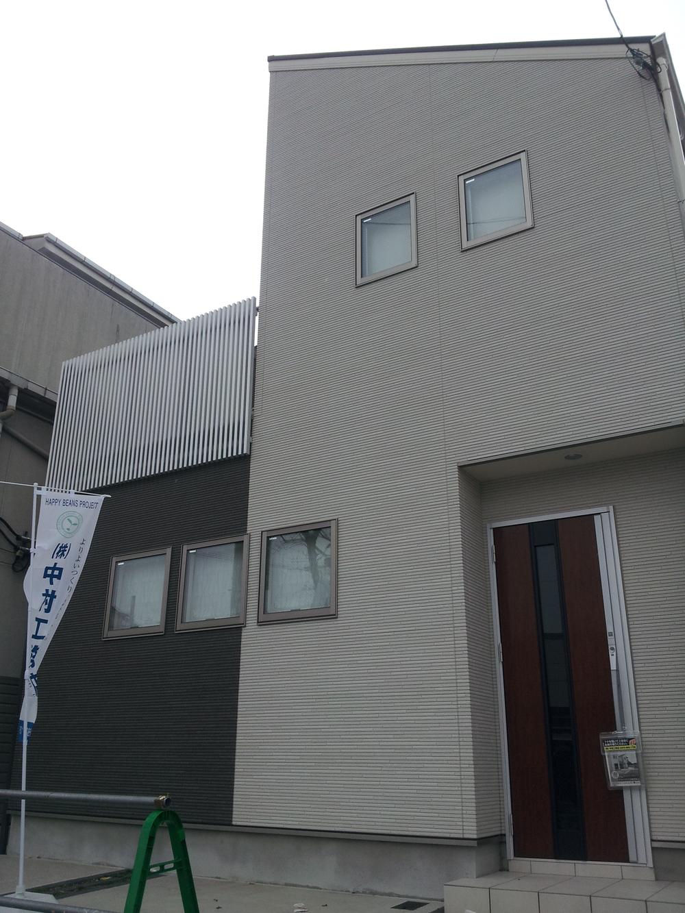 Building plan example (exterior photos). Building plan example