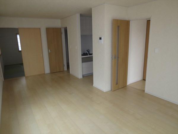 Same specifications photos (living)