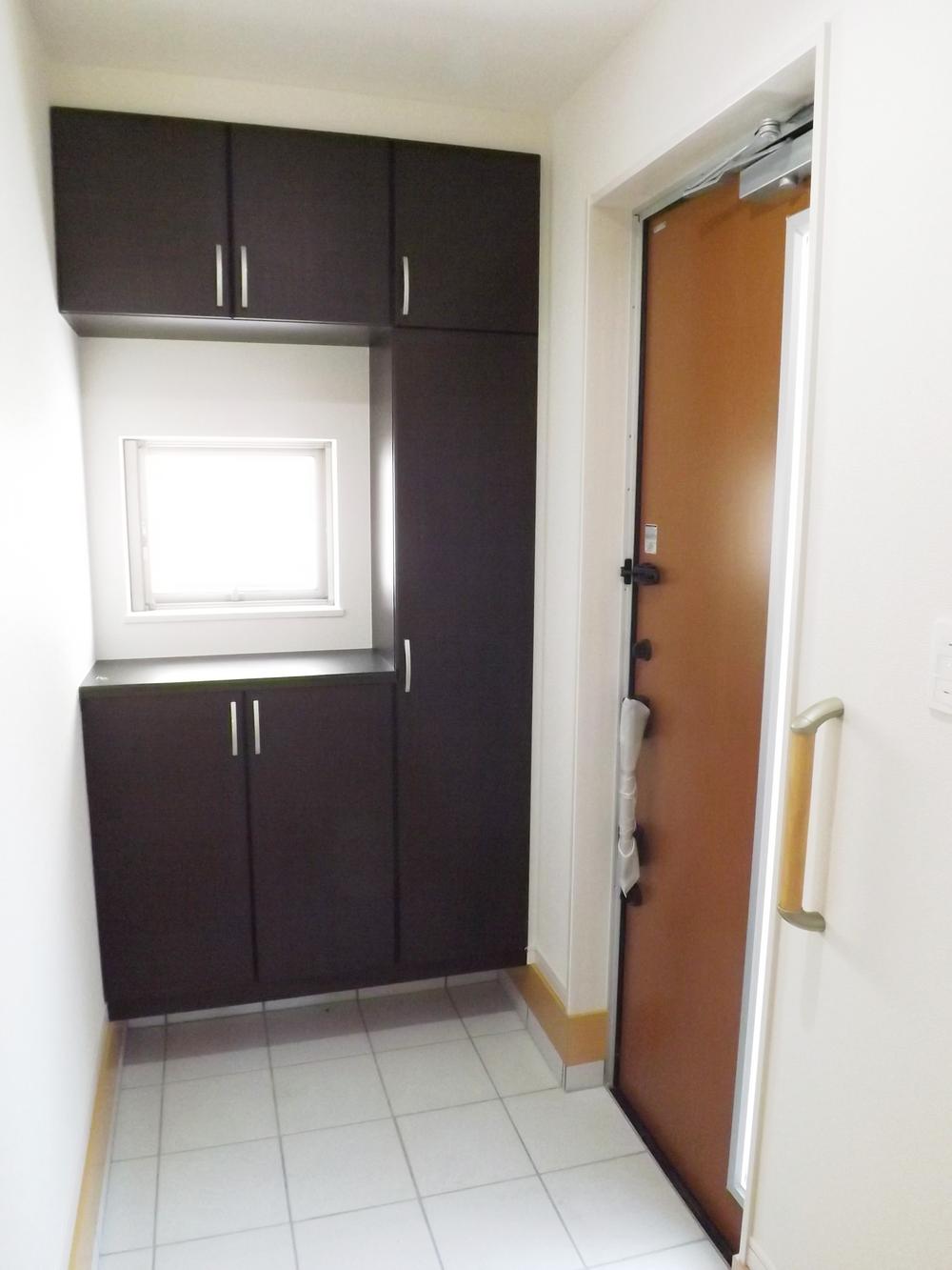 Same specifications photos (Other introspection). Same specifications photos (entrance)