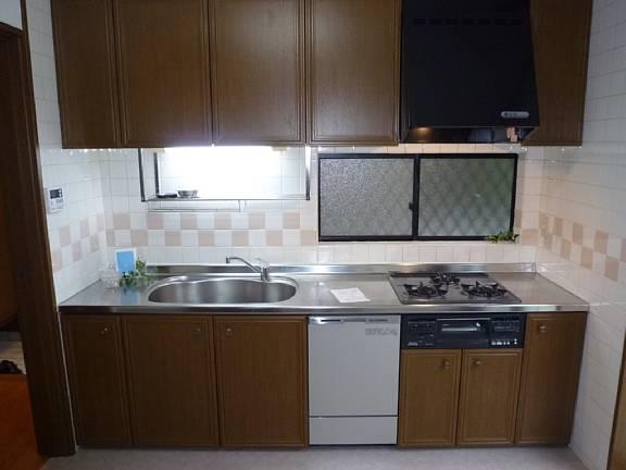 Kitchen. Dish washing dryer with!