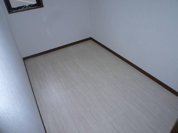 Other. Closet about 3 quires with!