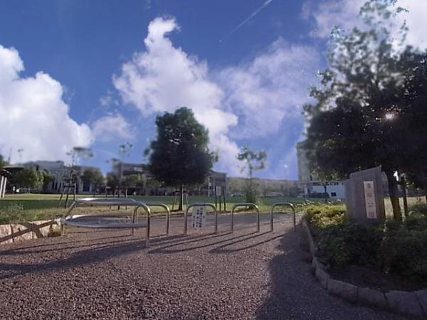 park. 990m until Kurumazuka park