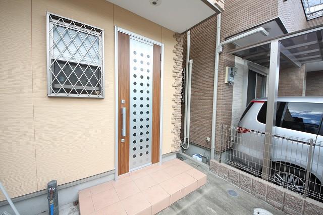 Entrance. Local (10 May 2013) Shooting