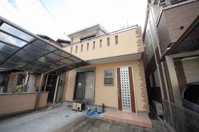 Local appearance photo. Local (10 May 2013) Shooting