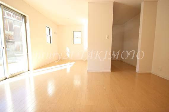 Same specifications photos (living). Open-minded LDK! !