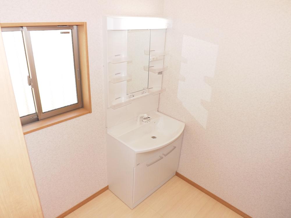 Other Equipment. Shampoo Dresser