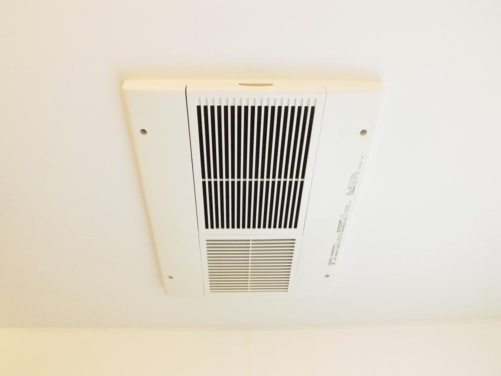 Cooling and heating ・ Air conditioning. When it's cold, I'm happy in the rainy season of the room Dried, Bathroom with heating dryer!