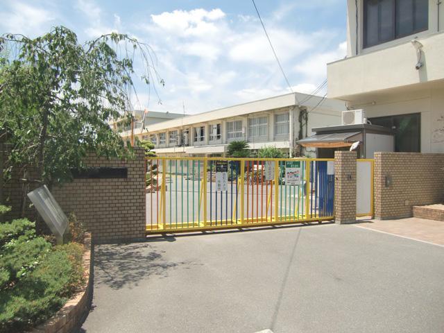 Primary school. Hirakata 635m up to municipal Sugawara Elementary School