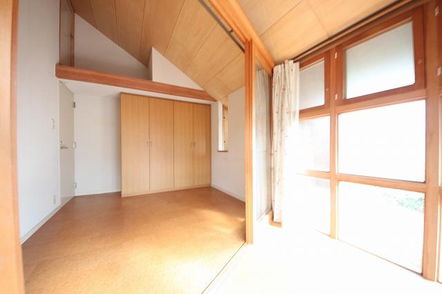 Non-living room. Indoor (12 May 2013) Shooting