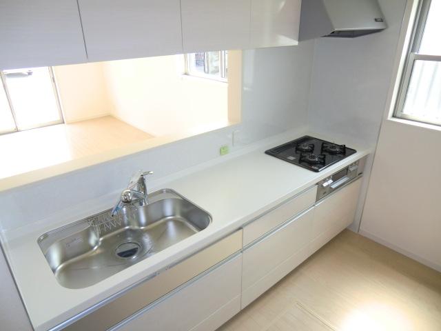 Same specifications photo (kitchen). Same specifications photo (kitchen) Slide storage! Water purifier with shower!