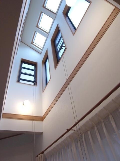 Other. Fukinuki and skylight that brings a bright light in the living room.
