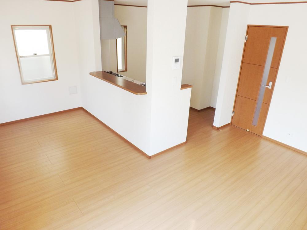 Living. The company enforcement example photo (living) Spacious living room 15 Pledge!