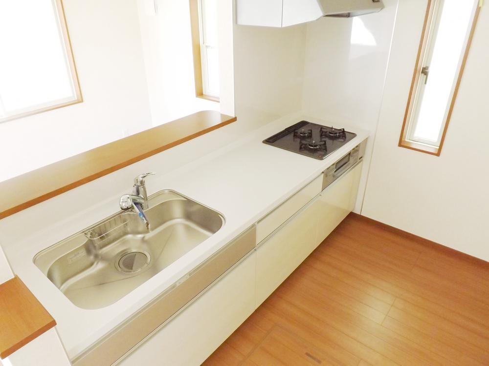 Same specifications photo (kitchen). Same specifications photo (kitchen) Slide storage! Water purifier with shower!