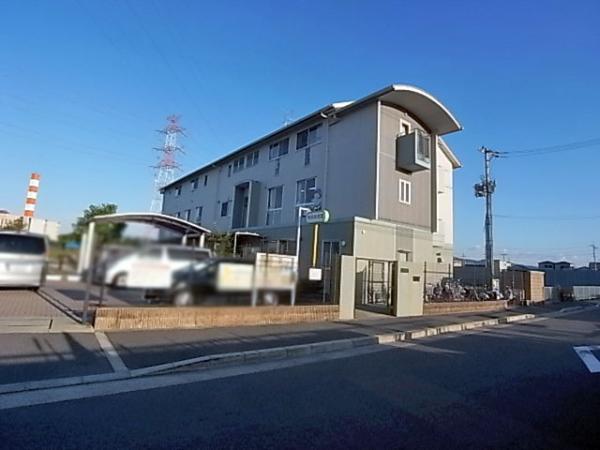 kindergarten ・ Nursery. Chinese parasol tree until the nursery 607m
