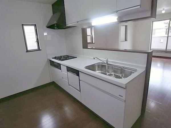 Kitchen. Storage enhancement System kitchen