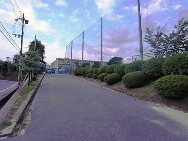 Junior high school. Hirakata 2088m until junior high school