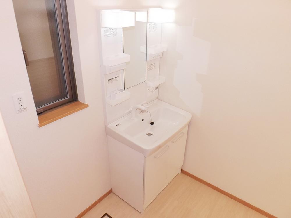 Other Equipment. With hand shower! Cleansing also shampoo happy!