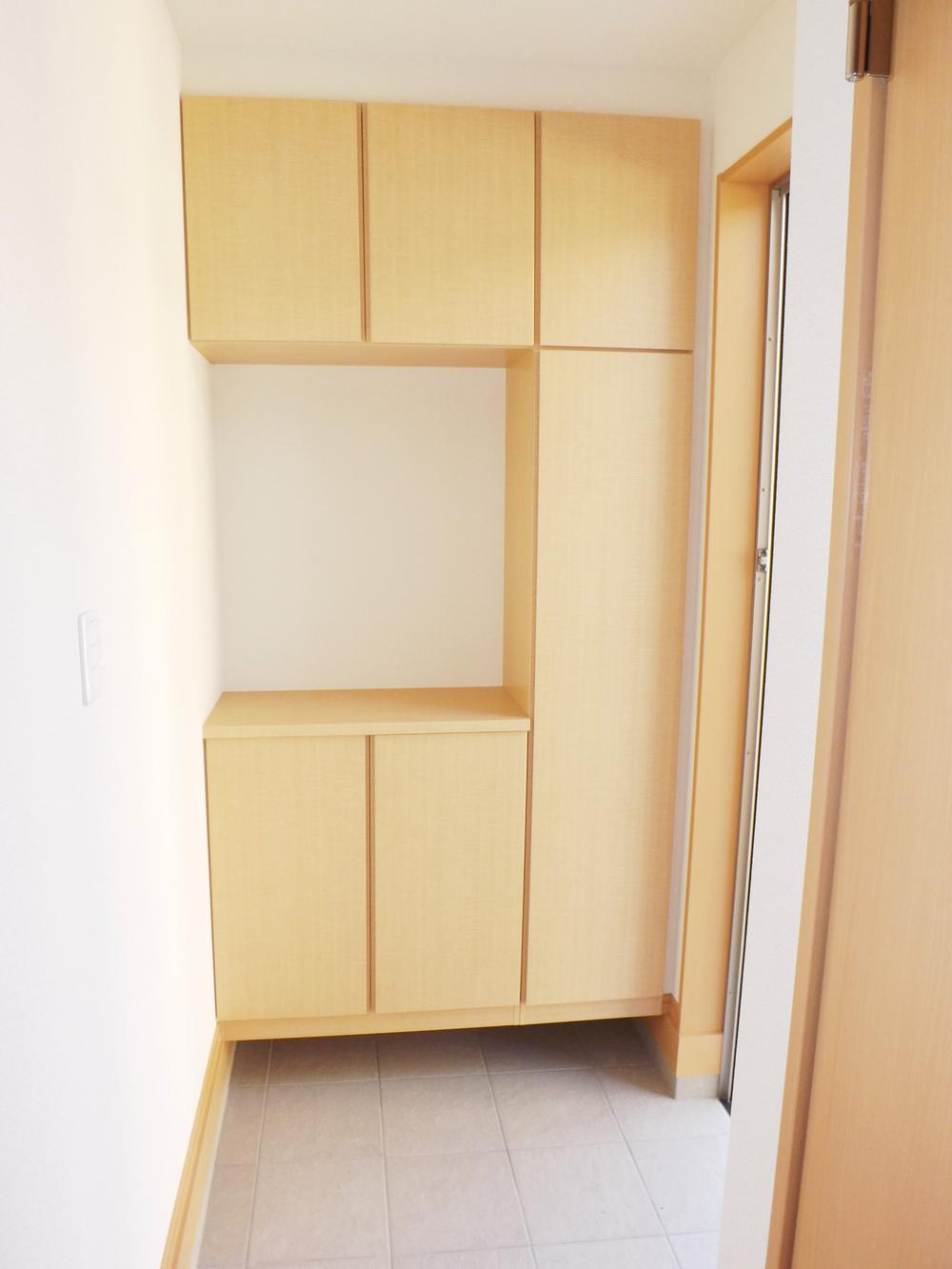 Same specifications photos (Other introspection). Same specifications photos (entrance)