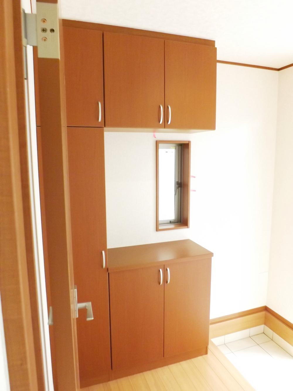 Other introspection. Local photos (entrance)