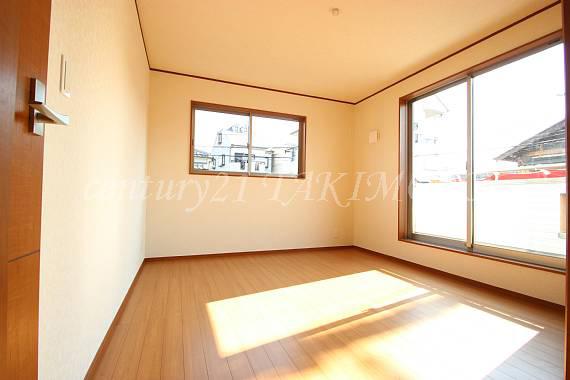 Same specifications photos (Other introspection). Storage space equipped in each room! !