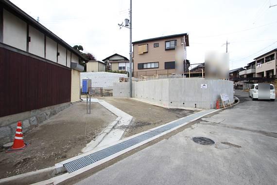 Local photos, including front road. Currently under construction!