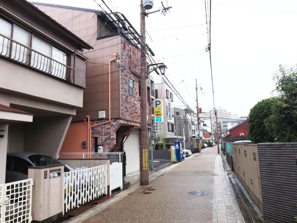 Local photos, including front road. Local photo (the entire surface of the road)