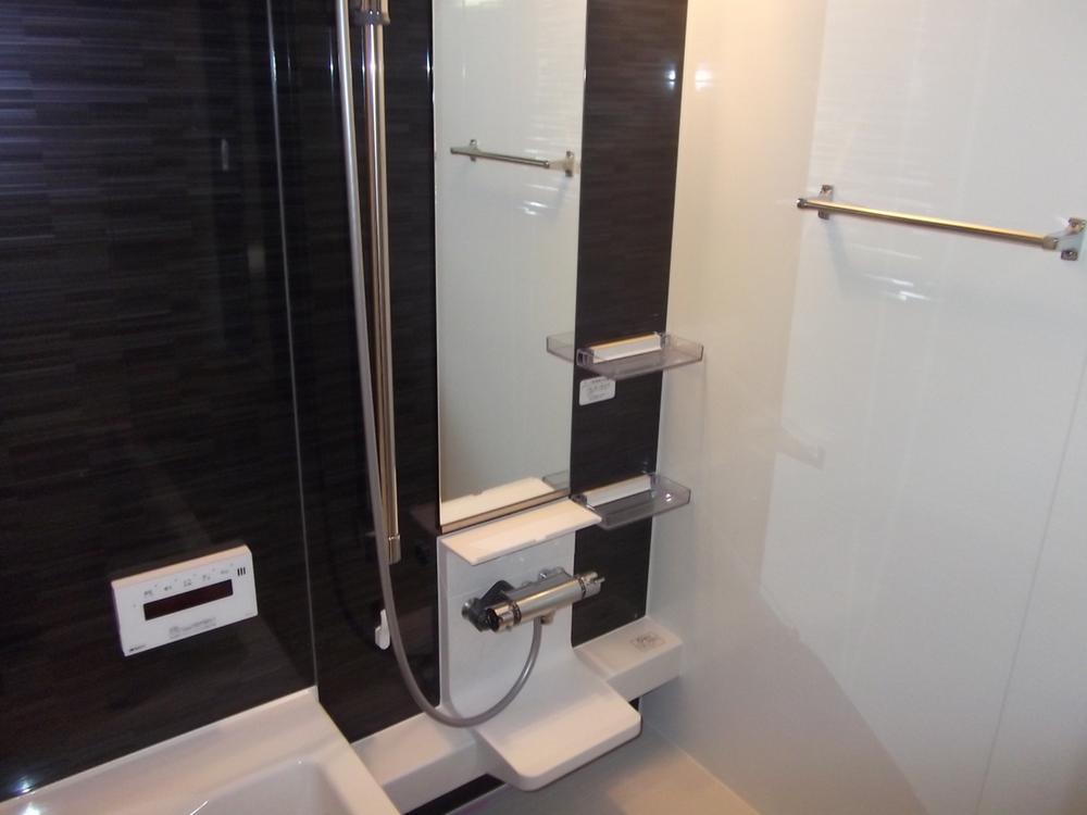Same specifications photo (bathroom)