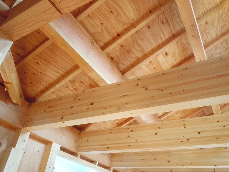 Construction ・ Construction method ・ specification. To support the house with a solid precursor. Built in the conventional method of construction.