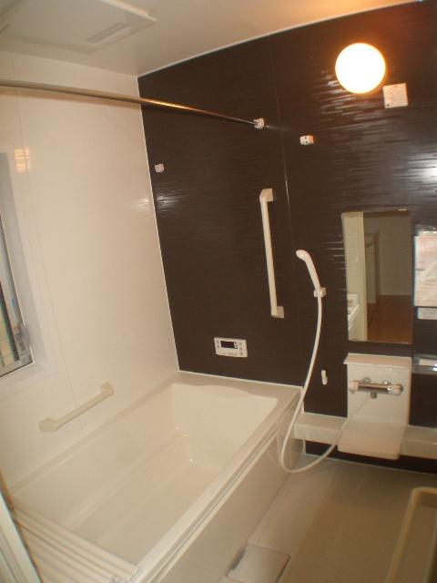 Same specifications photo (bathroom). The company construction cases