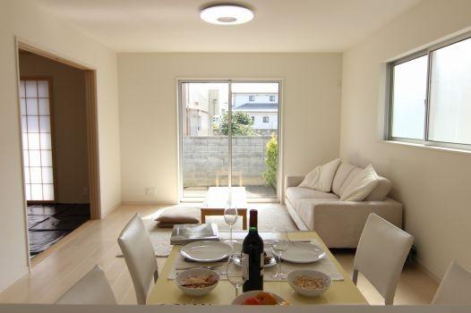 Same specifications photos (living). Same specifications photos (living) Unnecessary and easy care wax!