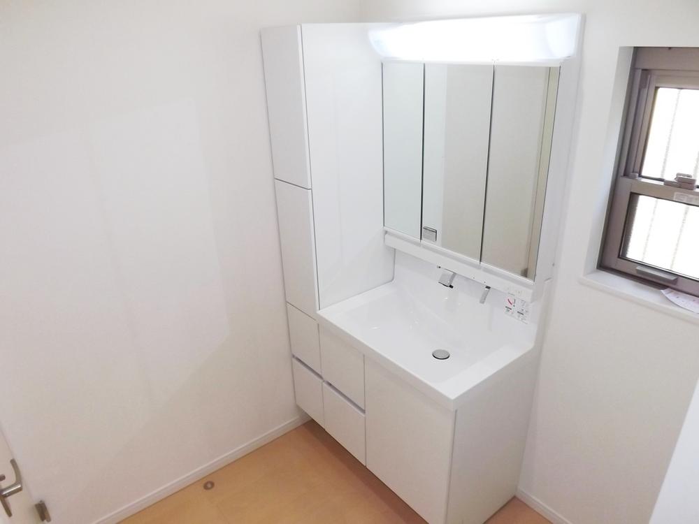 Other Equipment. With hand shower! Cleansing also shampoo happy!