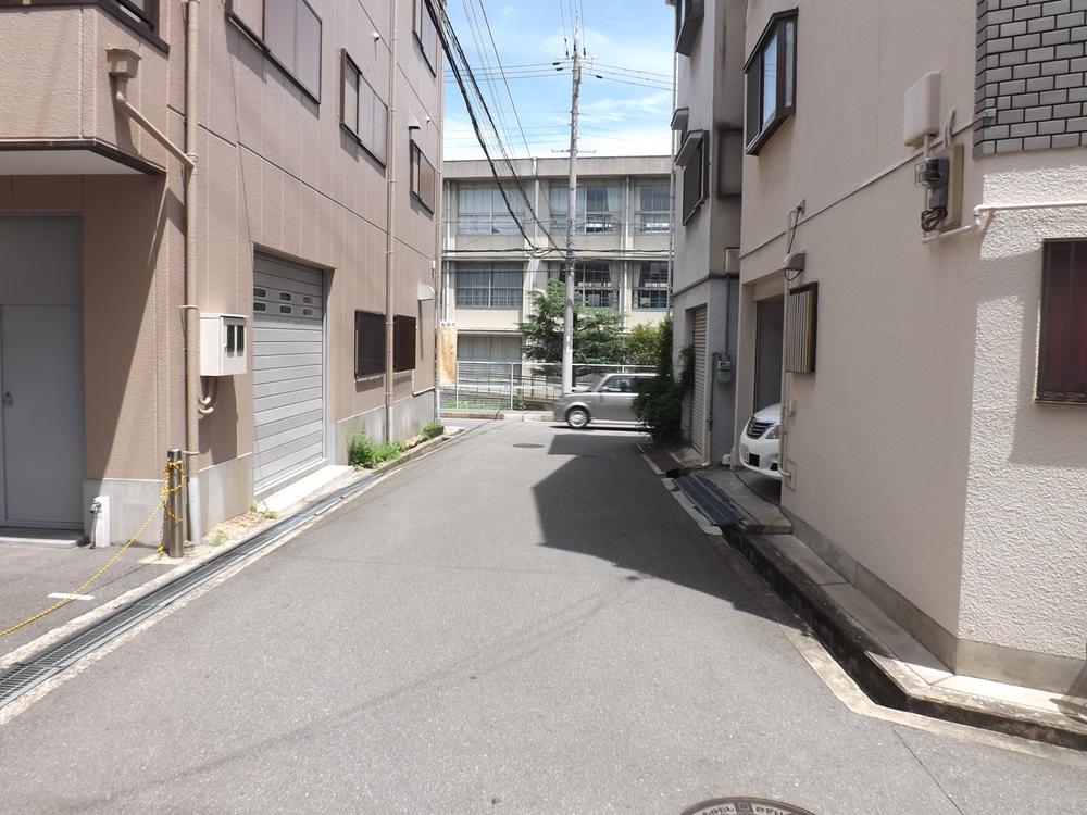 Local photos, including front road. Local photo (front road)