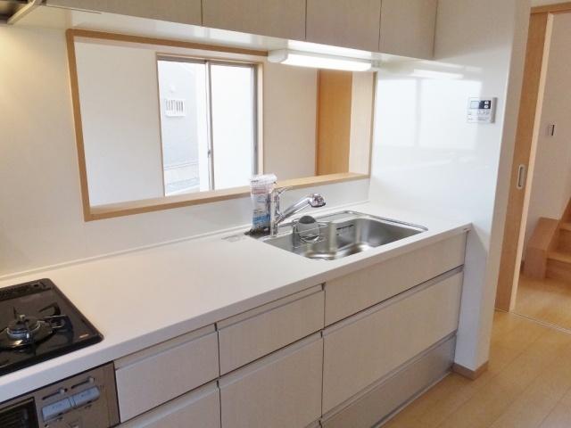 Kitchen. Face-to-face kitchen