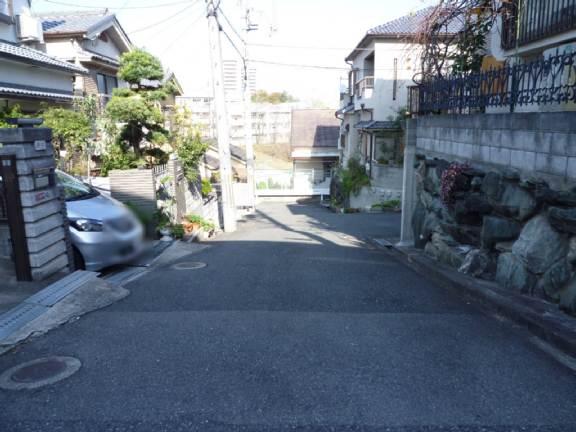 Local photos, including front road. In the basement there is a terrace!