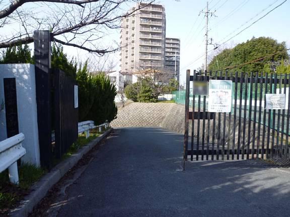 Junior high school. Hirakata 262m to stand second junior high school