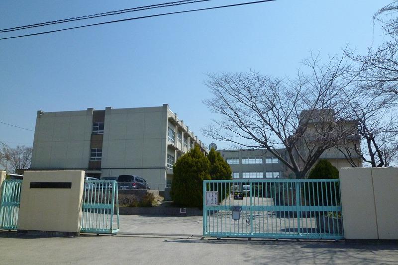Junior high school. Hirakata Municipal Shodaikita until junior high school 1100m